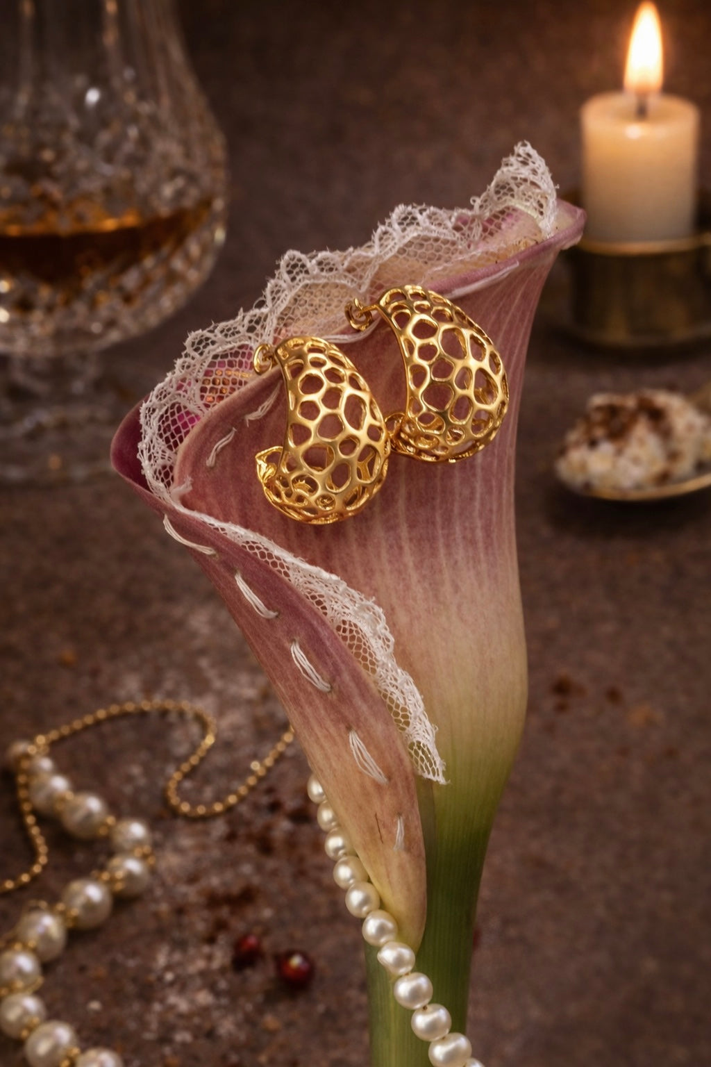 Retro Cutout Lace Stud Earrings